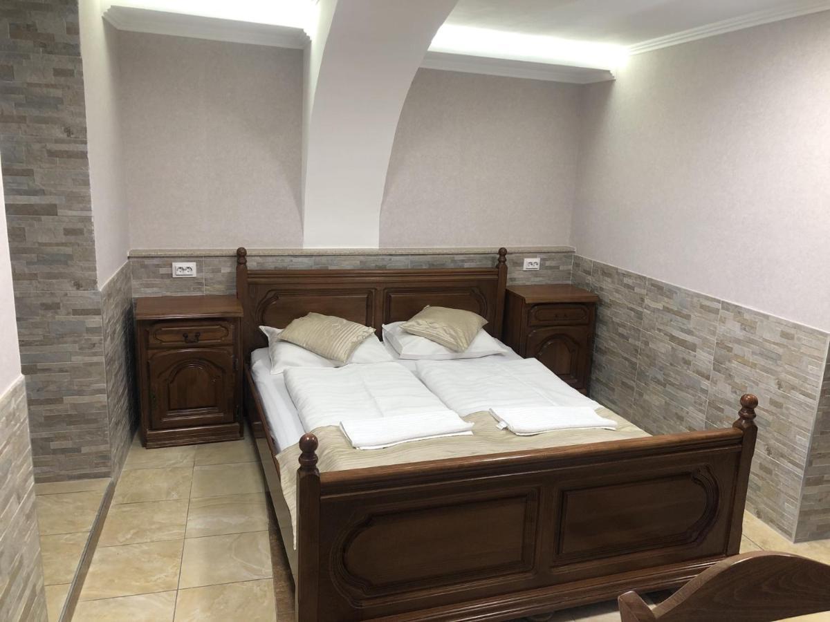 Mosoly Apartman Segedyn Zewnętrze zdjęcie