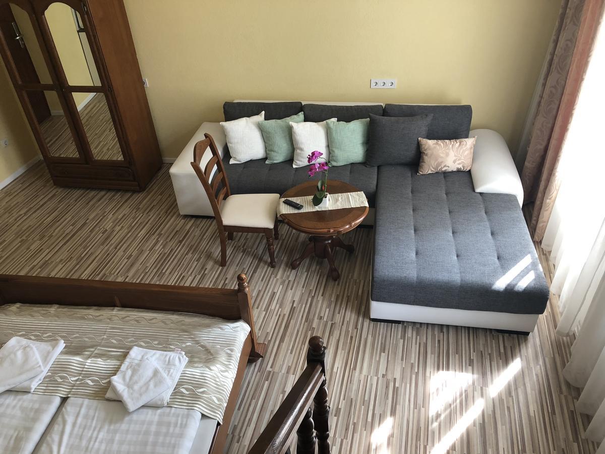 Mosoly Apartman Segedyn Zewnętrze zdjęcie