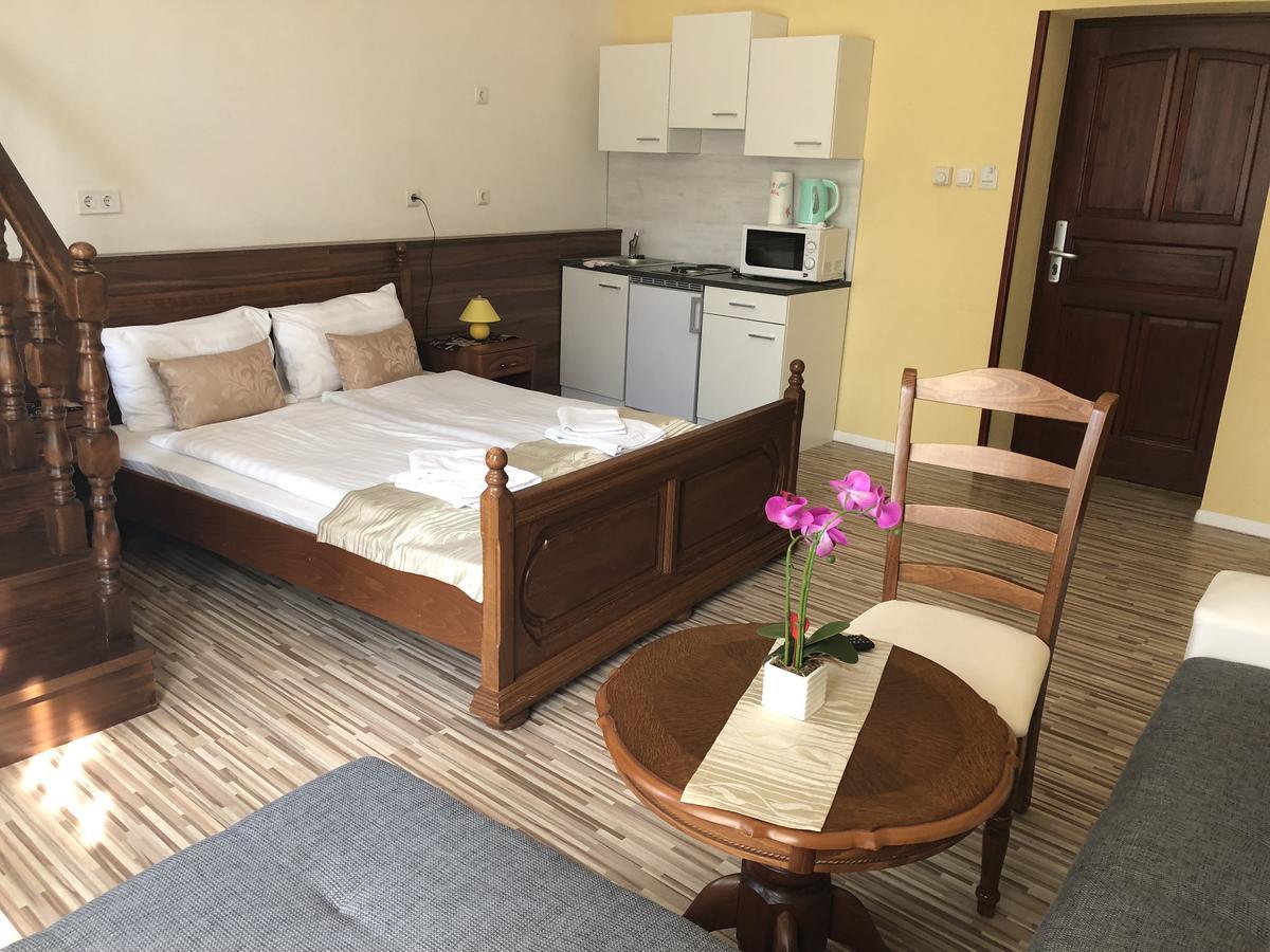 Mosoly Apartman Segedyn Zewnętrze zdjęcie